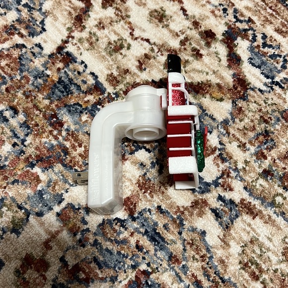 Bath and Body Works Plug In - Santa in Chimney - Picture 2 of 6